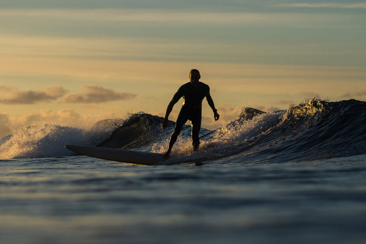 rinding wave surfing gran canaria